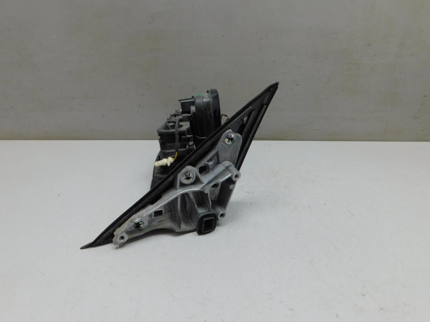 Зеркало правое электрическое