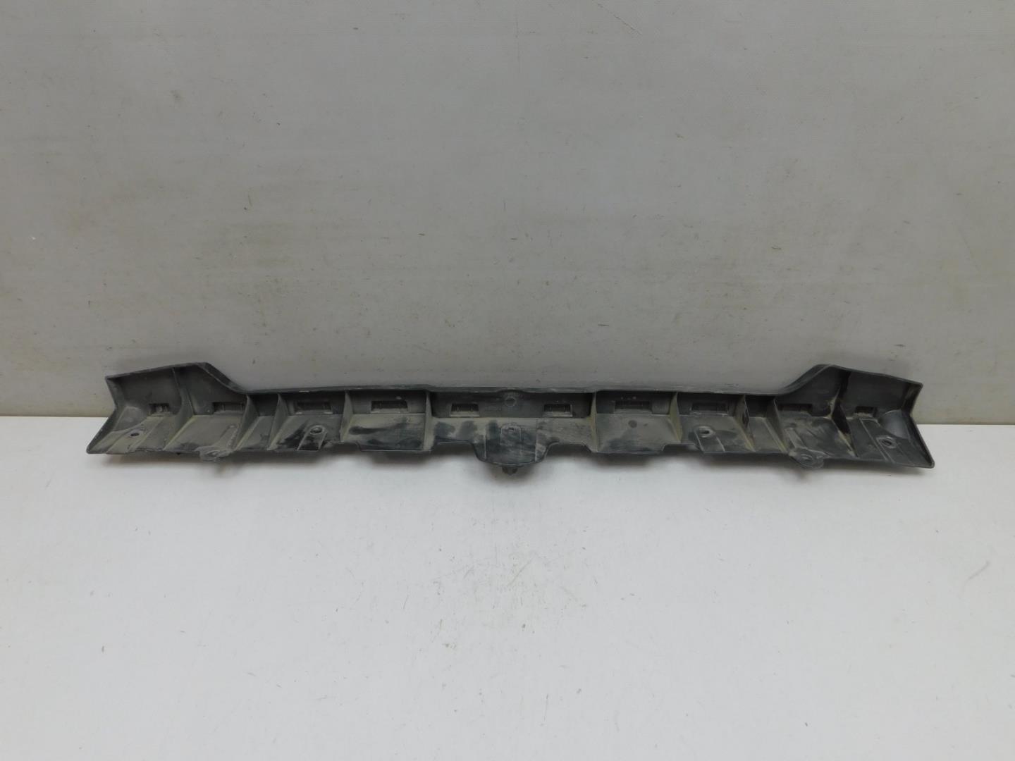 Кронштейн заднего бампера