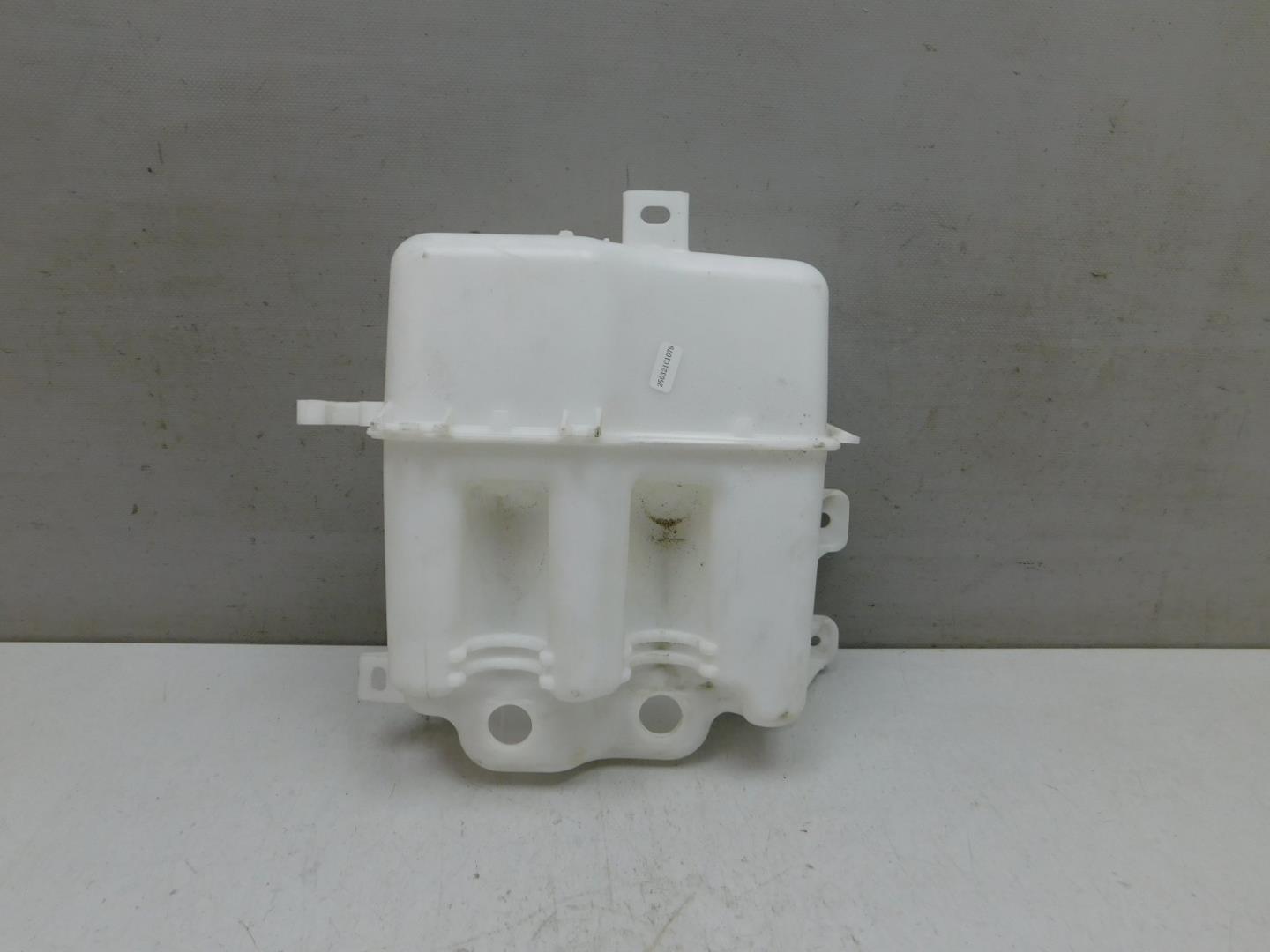 Бачок омывателя лобового стекла