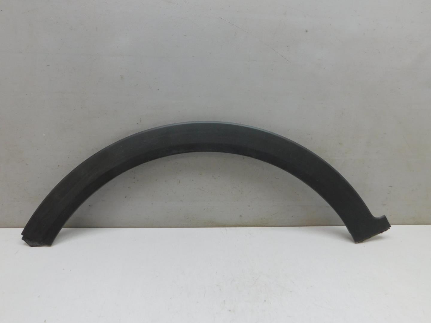 Накладка переднего крыла левого