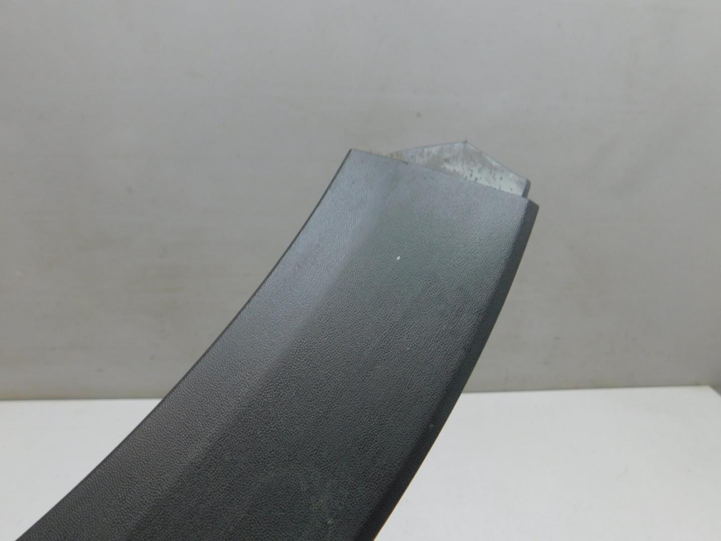 Накладка переднего крыла левого