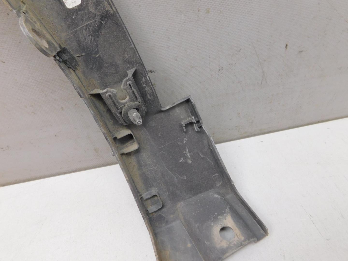 Накладка переднего крыла левого