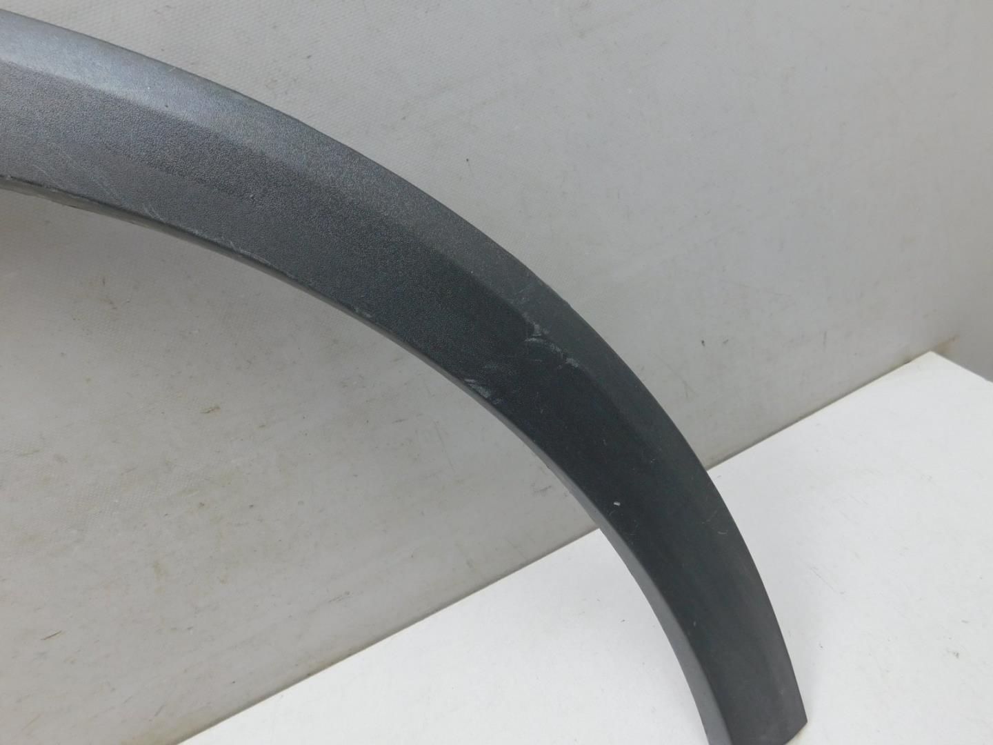 Накладка переднего крыла левого