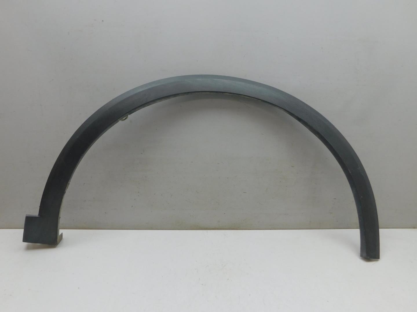 Накладка переднего крыла левого