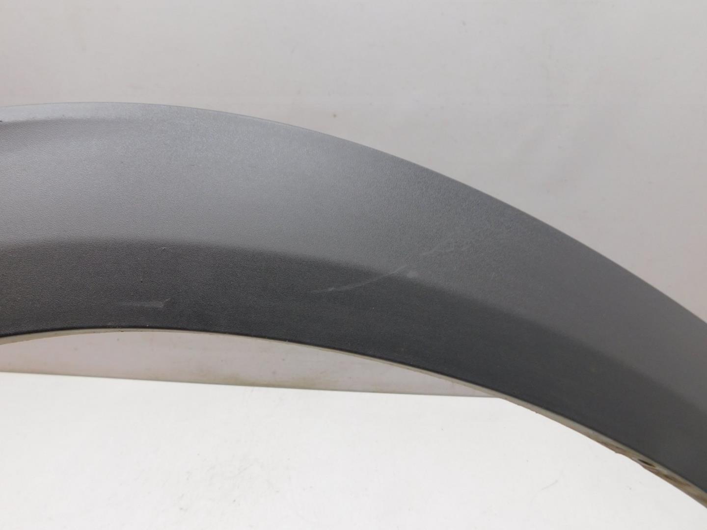 Накладка крыла переднего левого