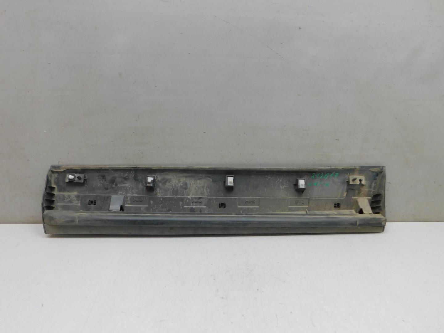 Накладка двери задней правой