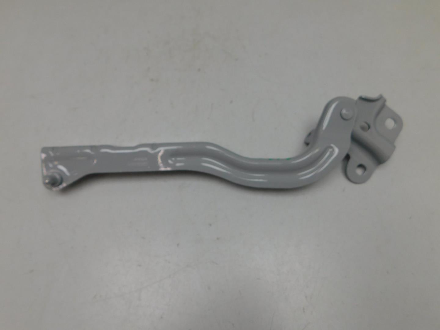 Петля капота левая