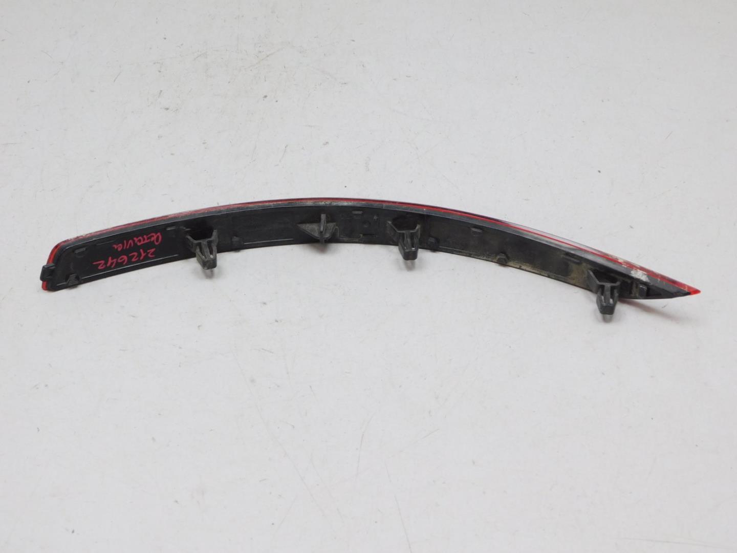 Фонарь задний в бампер правый