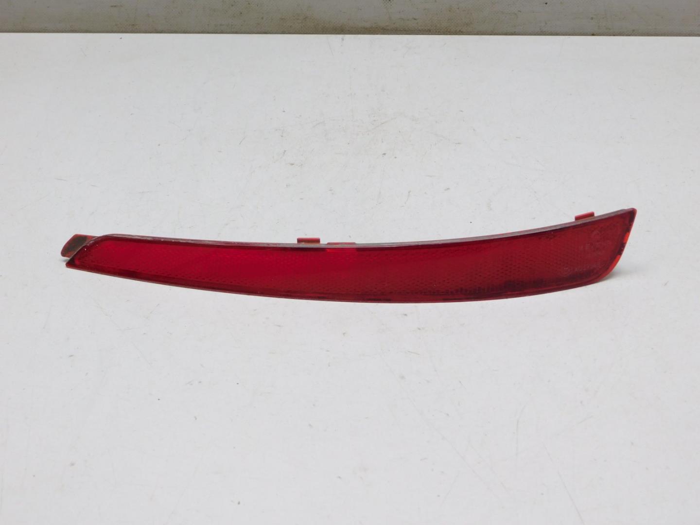 Фонарь задний в бампер правый