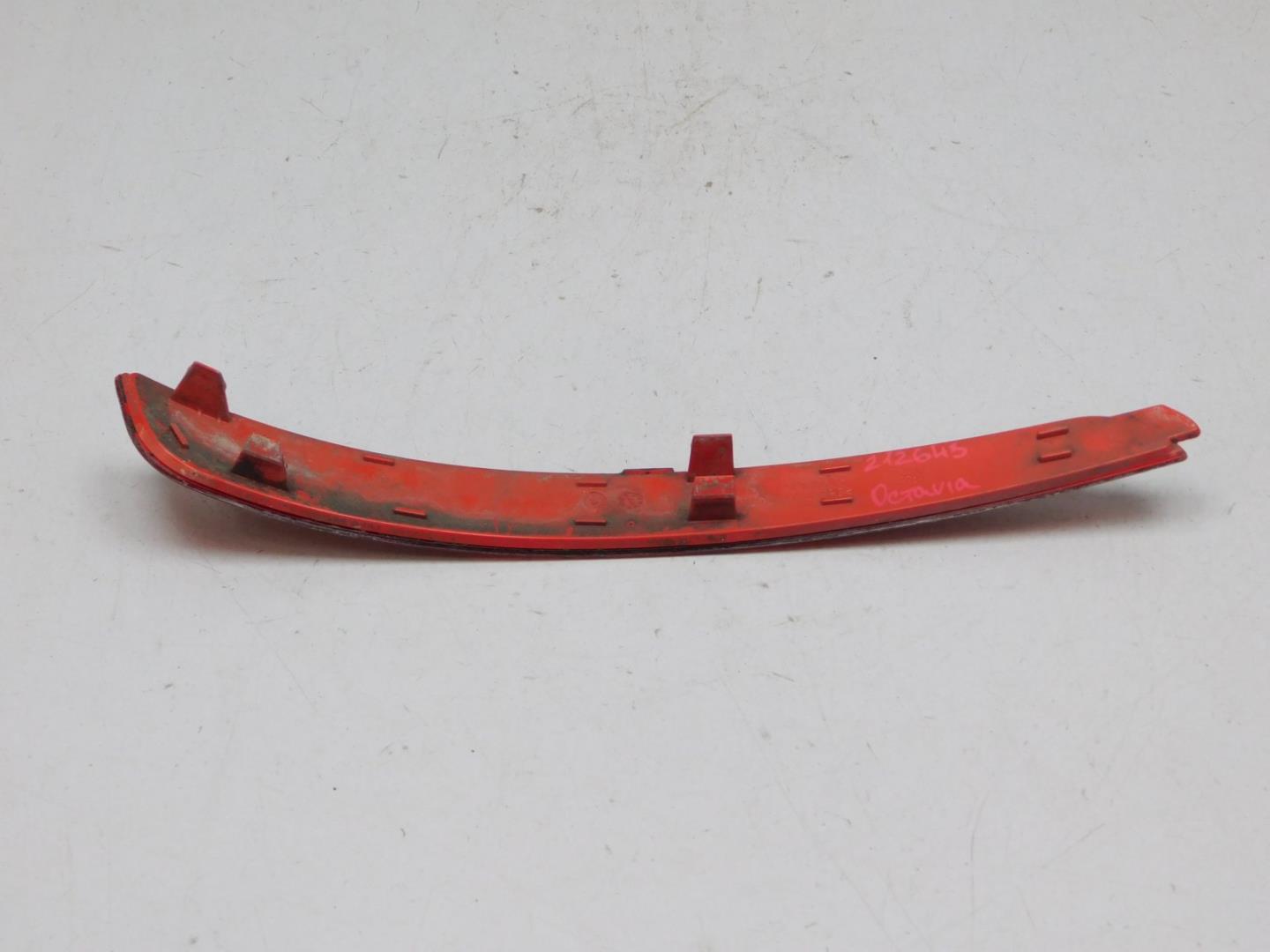 Фонарь задний в бампер правый