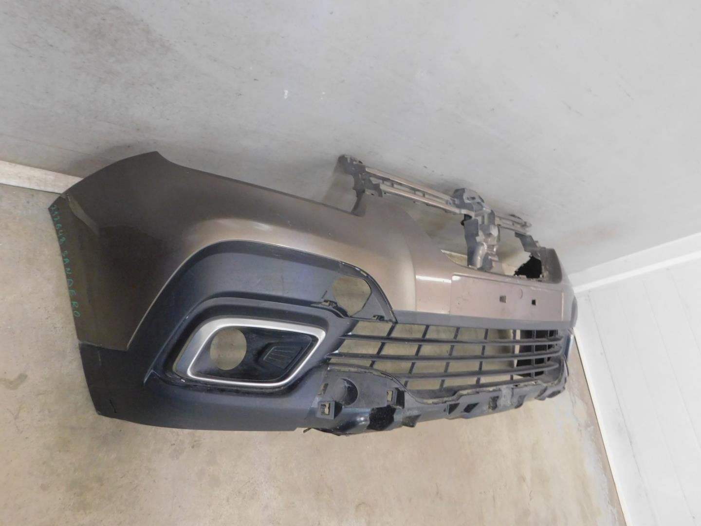 Бампер передний