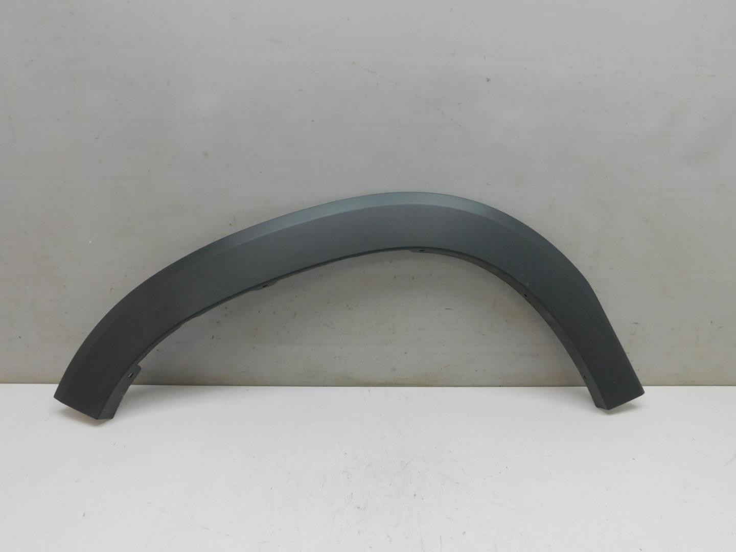 Накладка переднего крыла левого