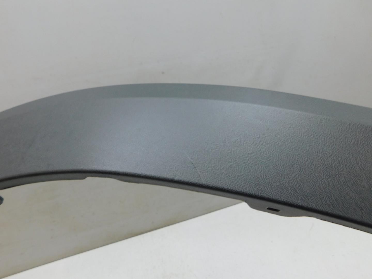 Накладка переднего крыла левого