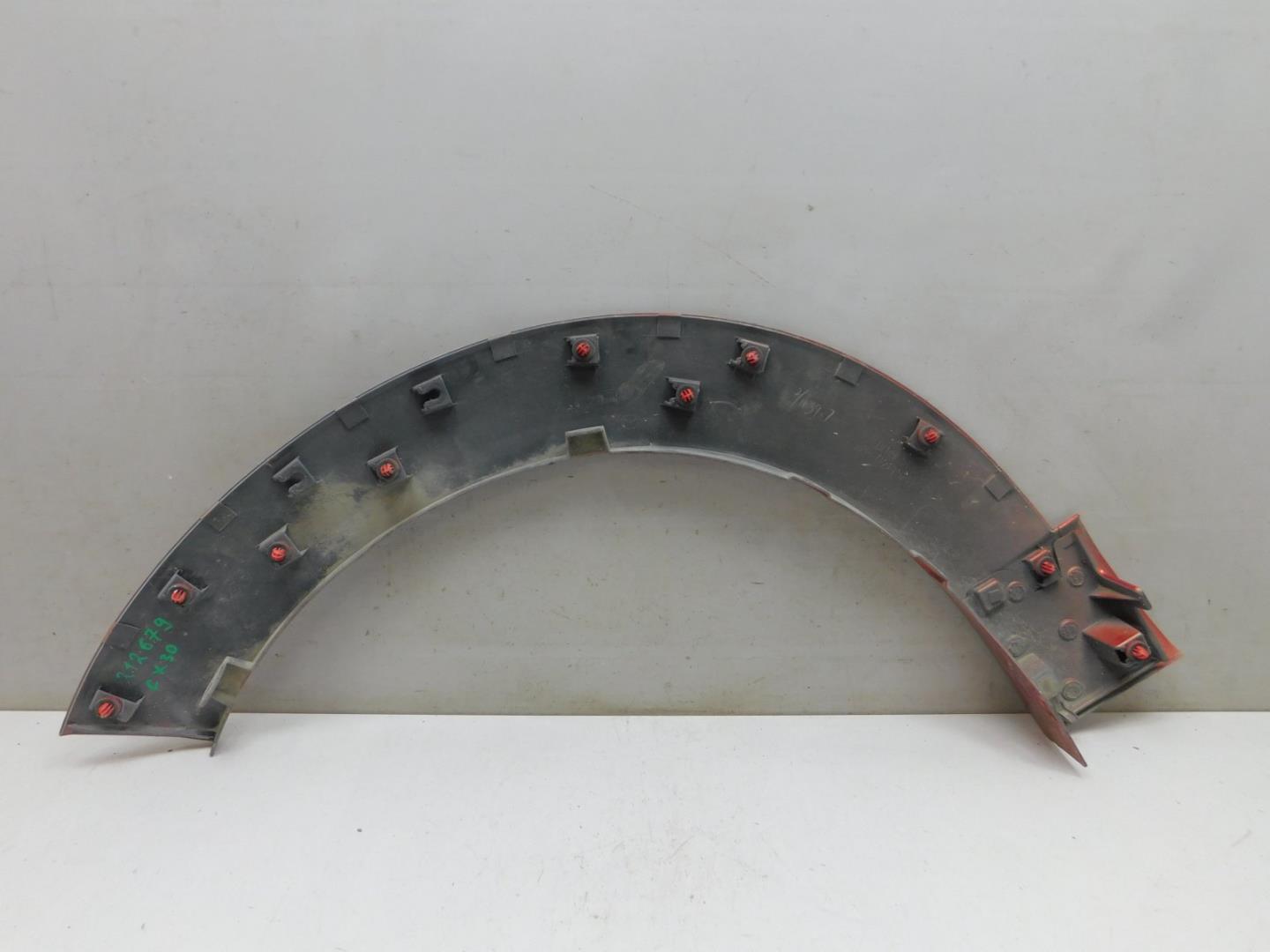 Накладка переднего крыла правого