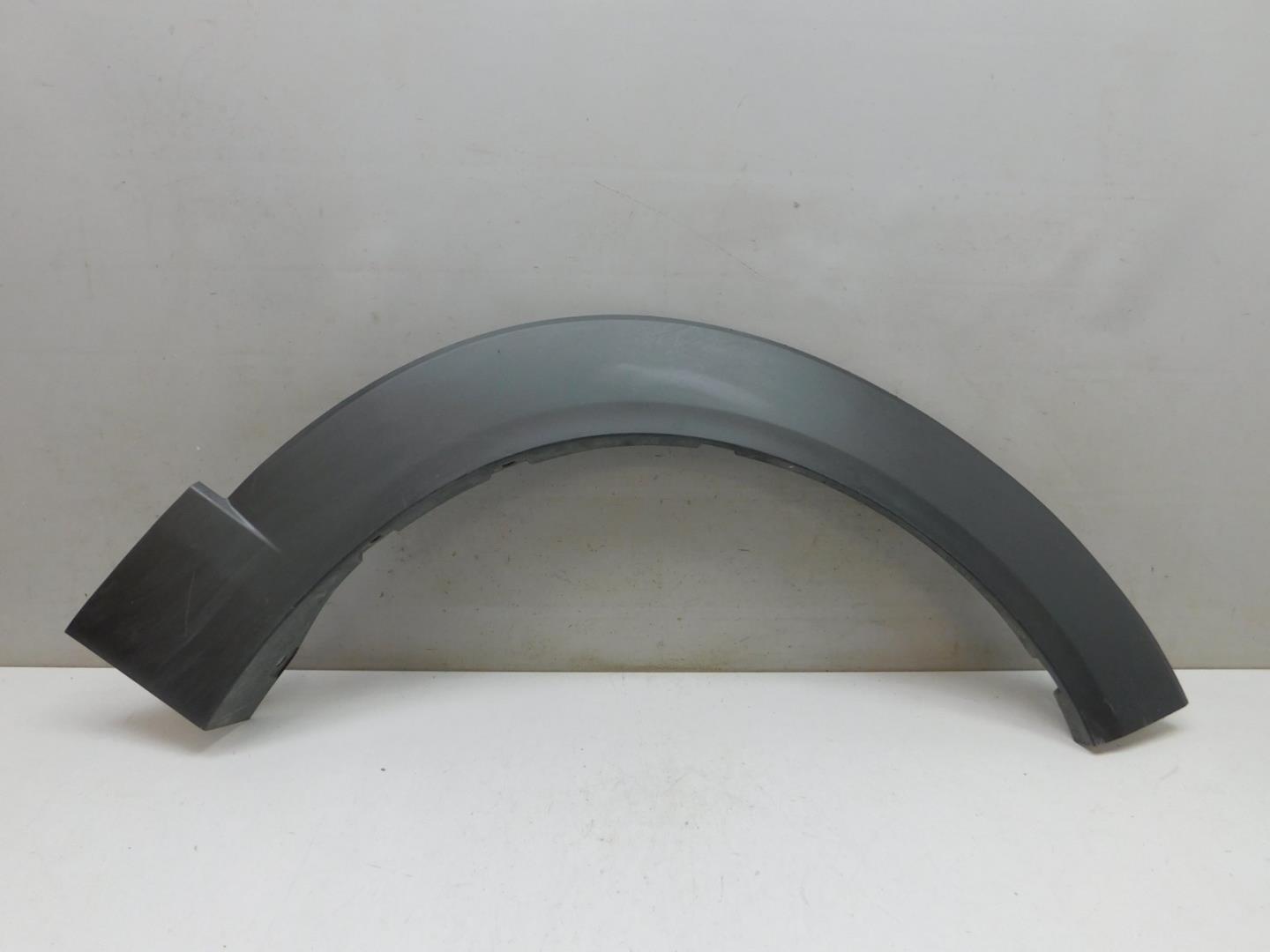 Накладка переднего крыла правого