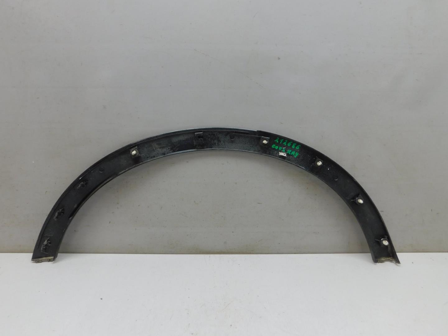 Накладка заднего крыла левого