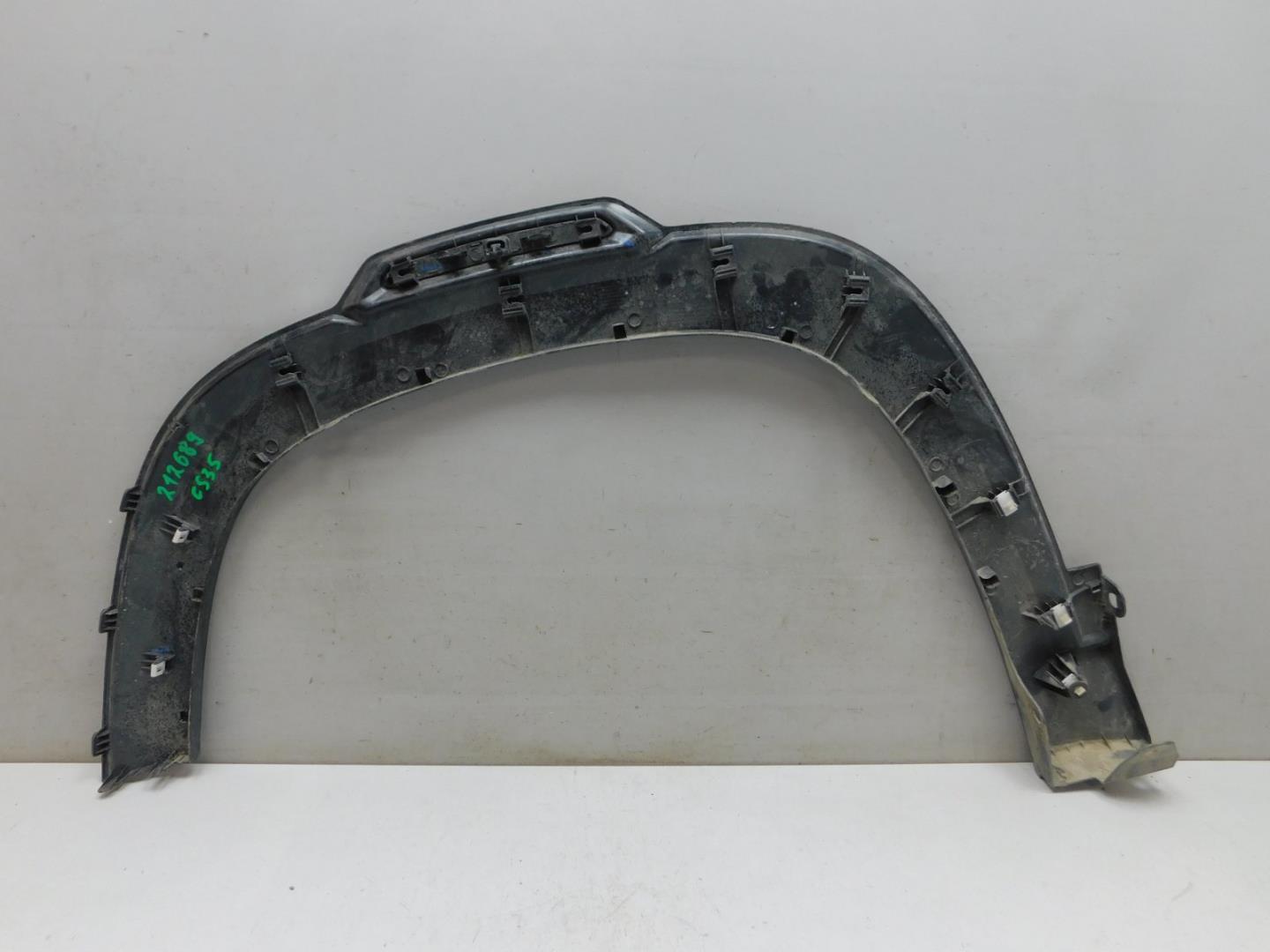 Накладка переднего крыла правого