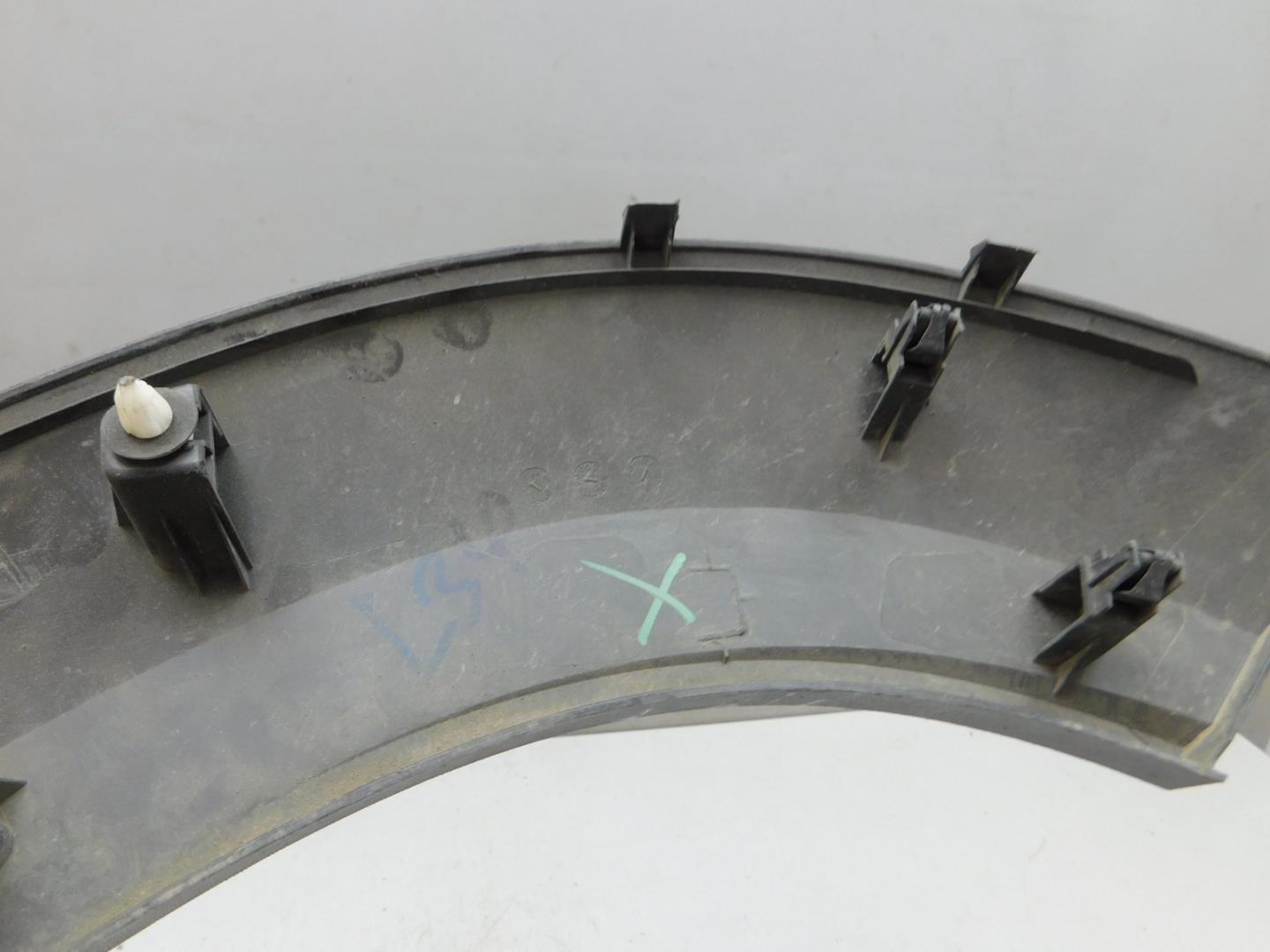 Накладка заднего крыла правого