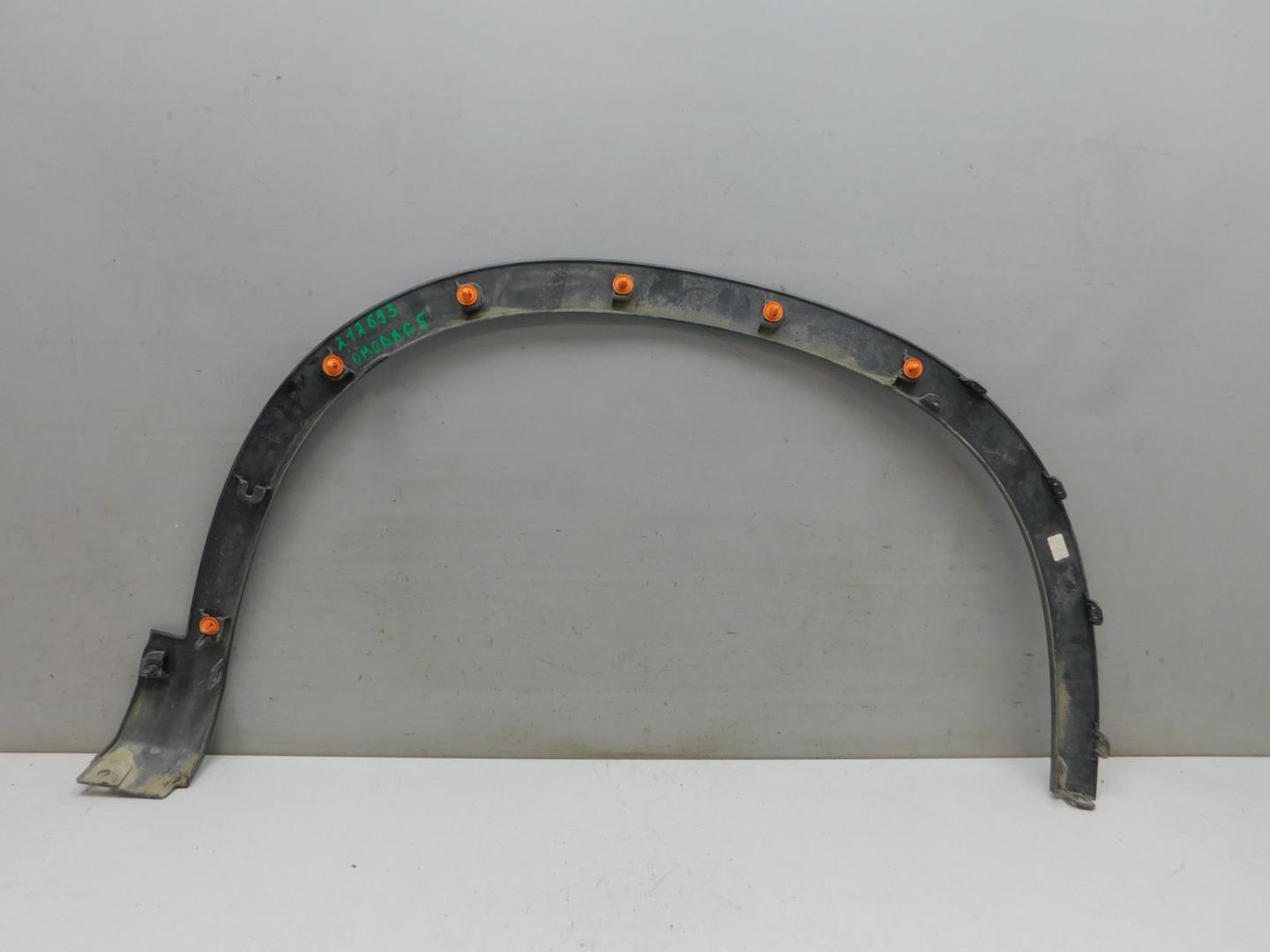 Накладка переднего крыла левого