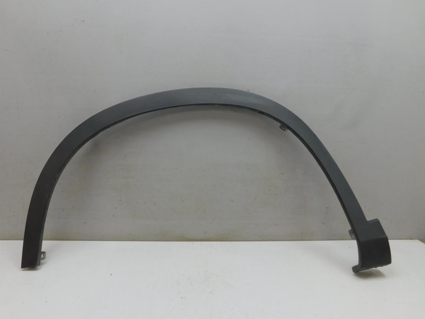 Накладка переднего крыла левого