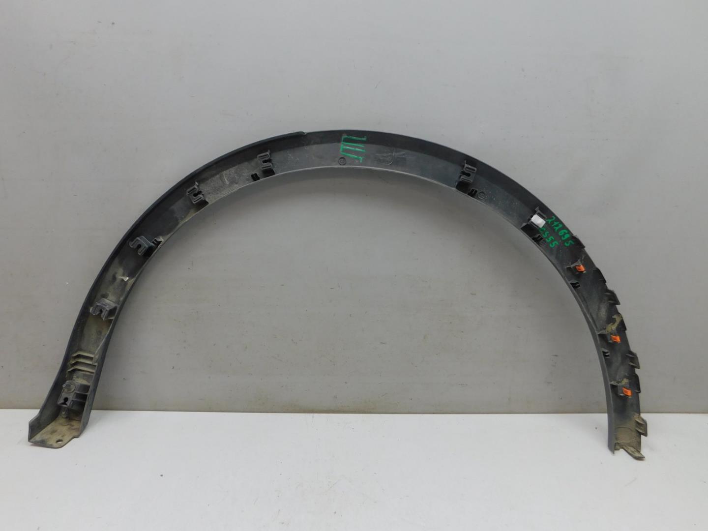 Накладка заднего крыла правого