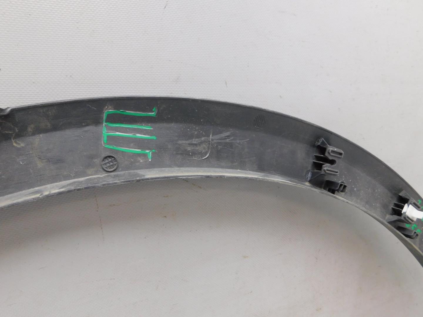 Накладка заднего крыла правого