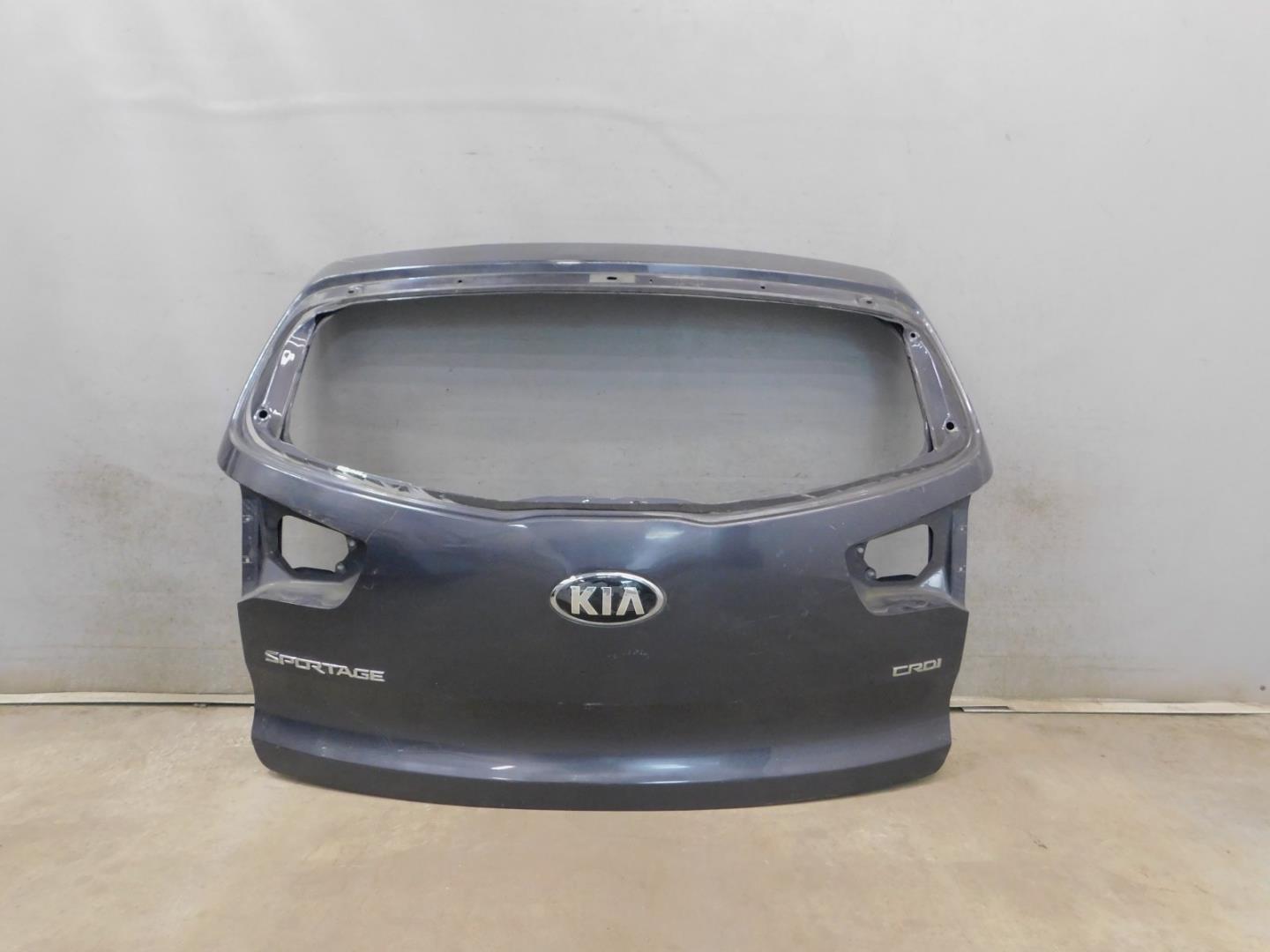 Дверь багажника