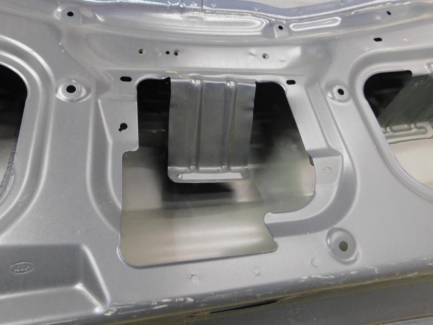 Дверь багажника