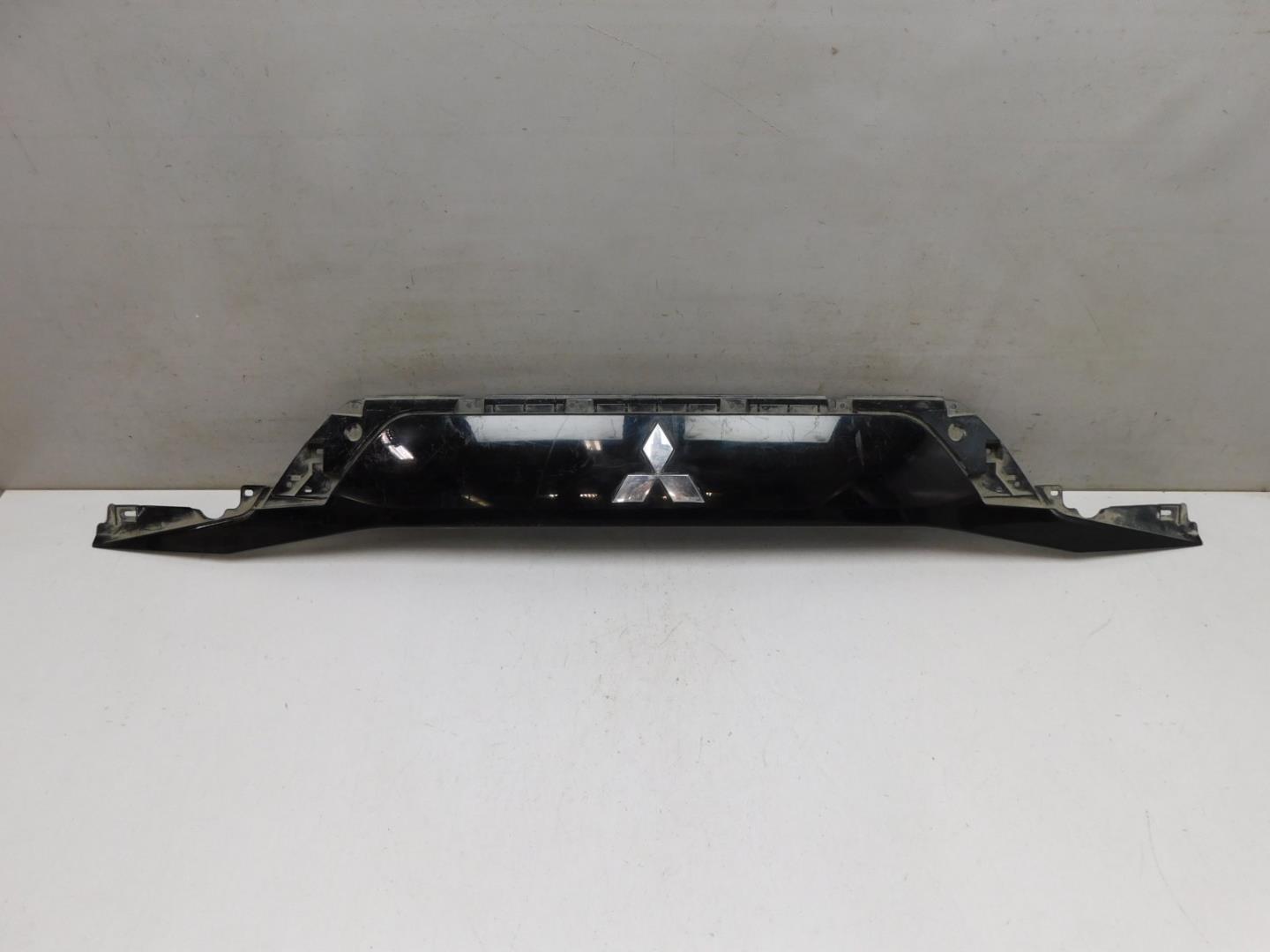 Накладка двери багажника