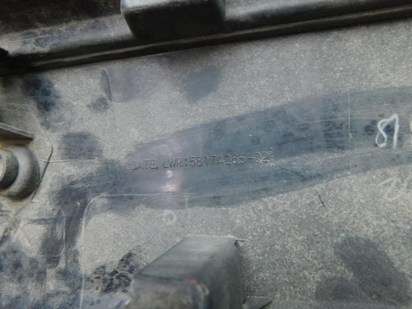 Накладка двери багажника