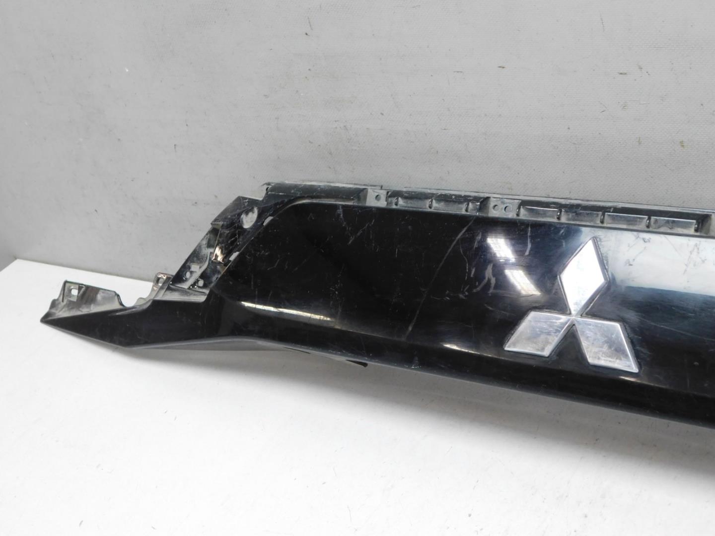 Накладка двери багажника