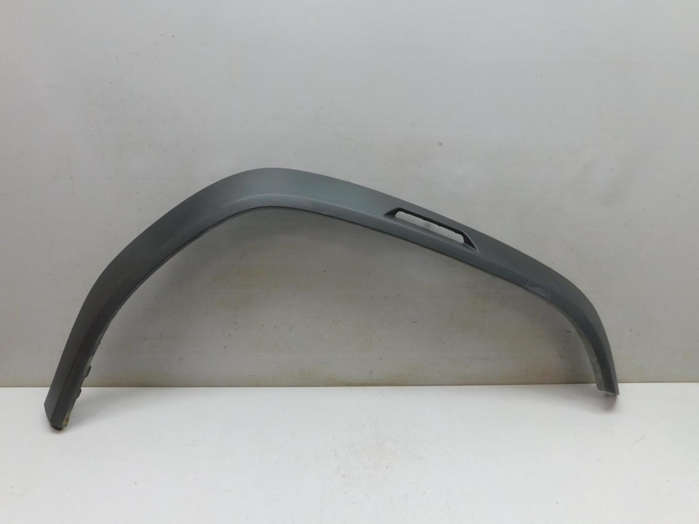 Накладка переднего крыла правого