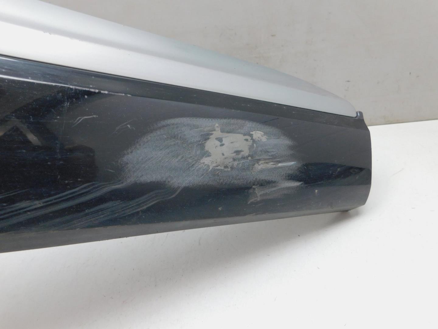 Накладка двери передней правой