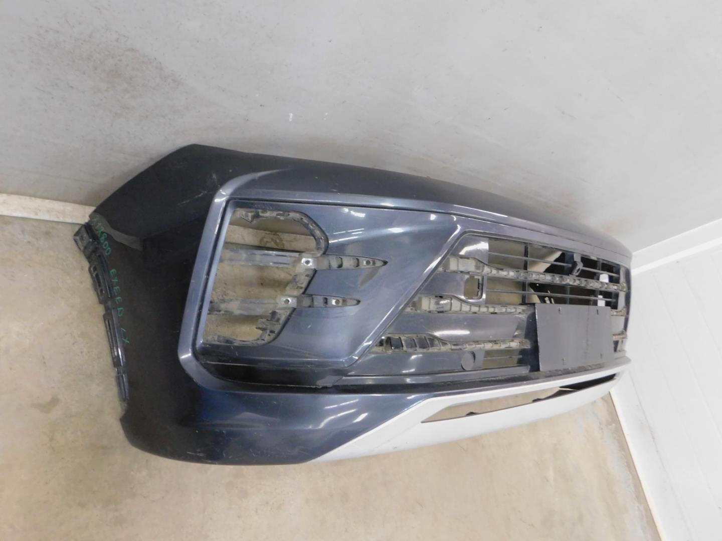 Бампер передний