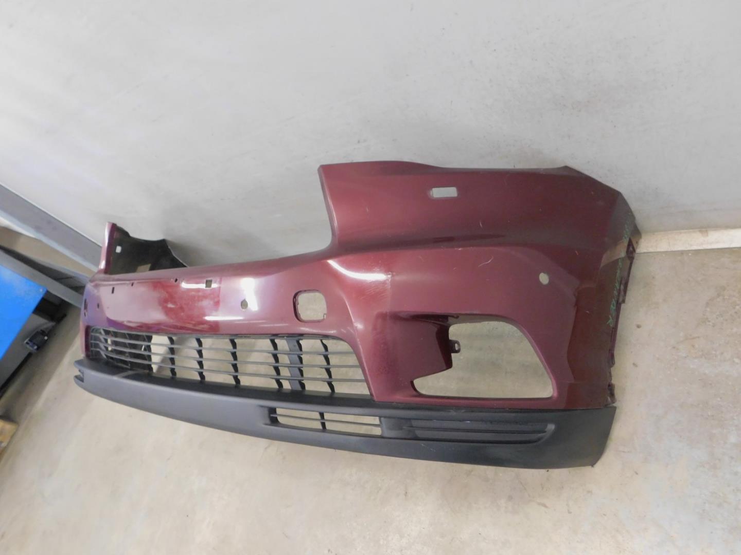 Бампер передний