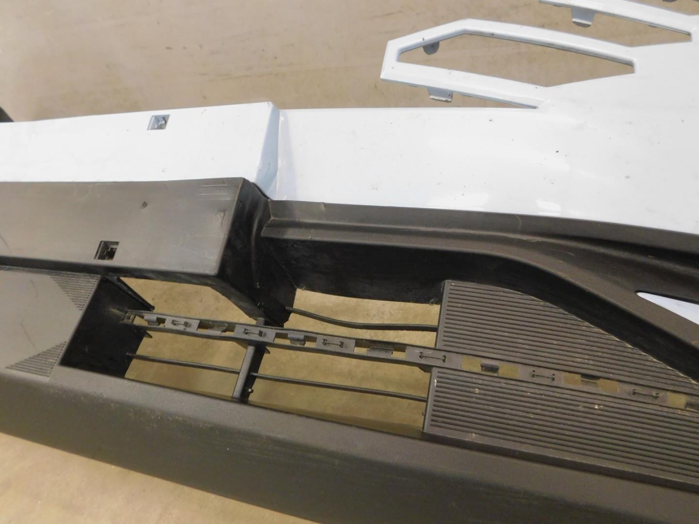 Бампер передний