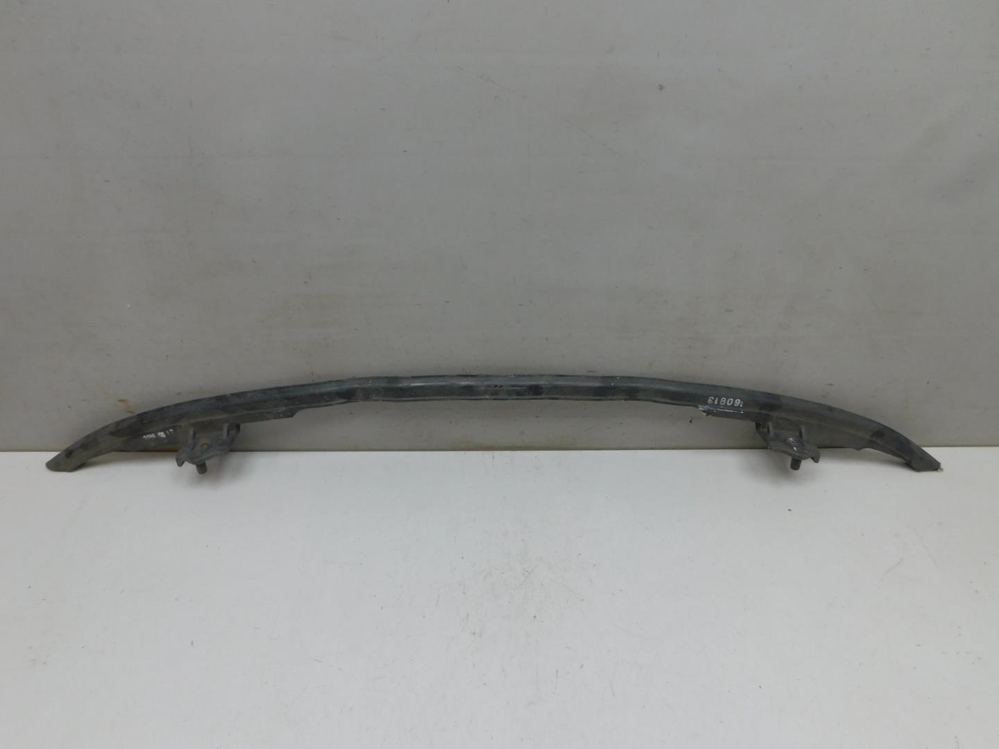 Усилитель переднего бампера