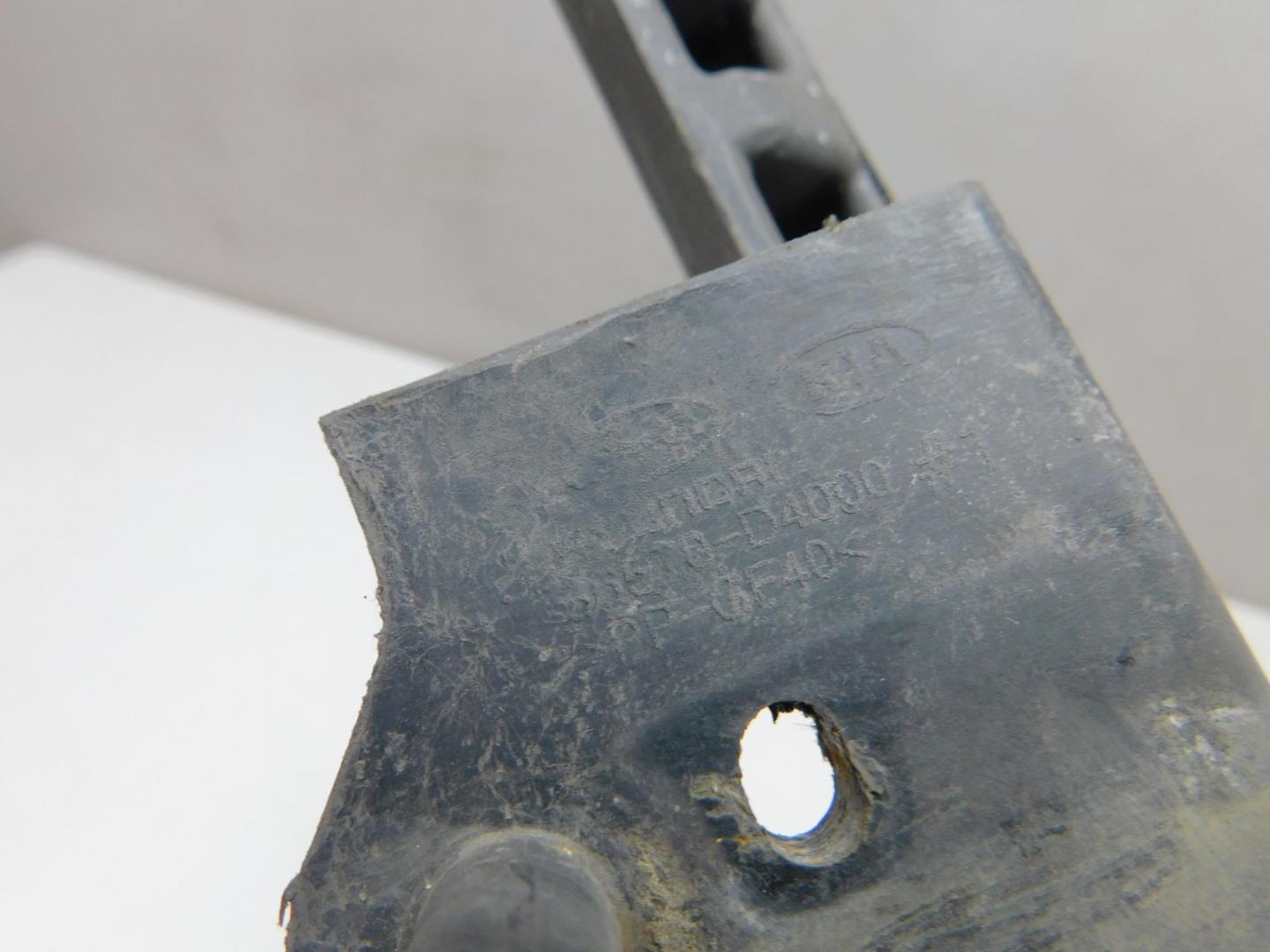 Усилитель переднего бампера