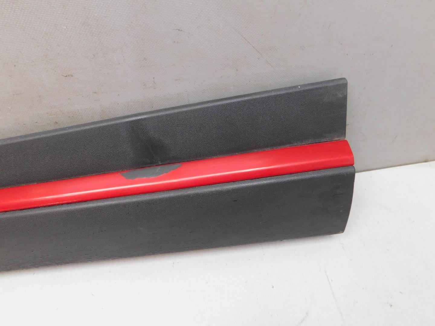 Накладка двери передней левой