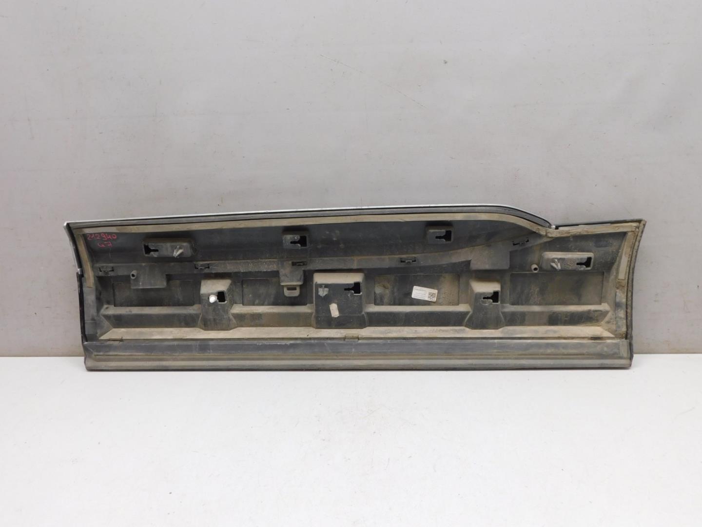 Накладка двери задней правой