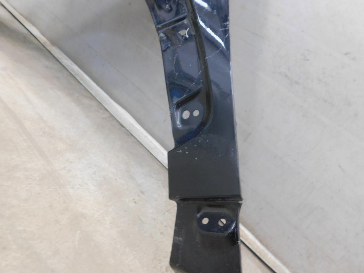 Крыло переднее левое