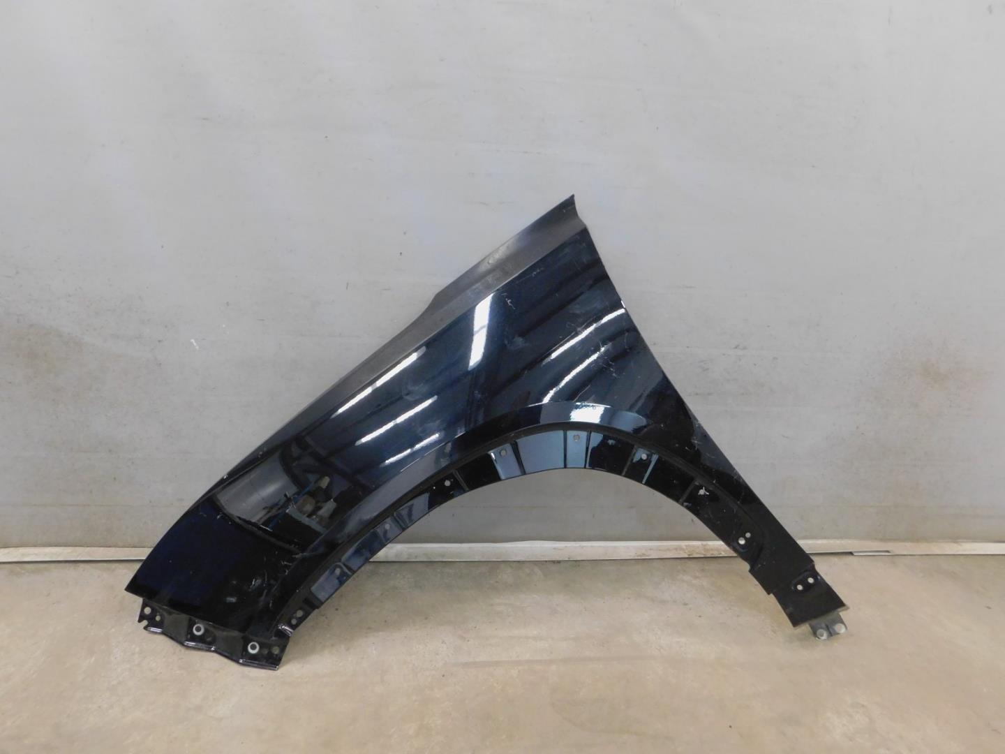 Крыло переднее левое