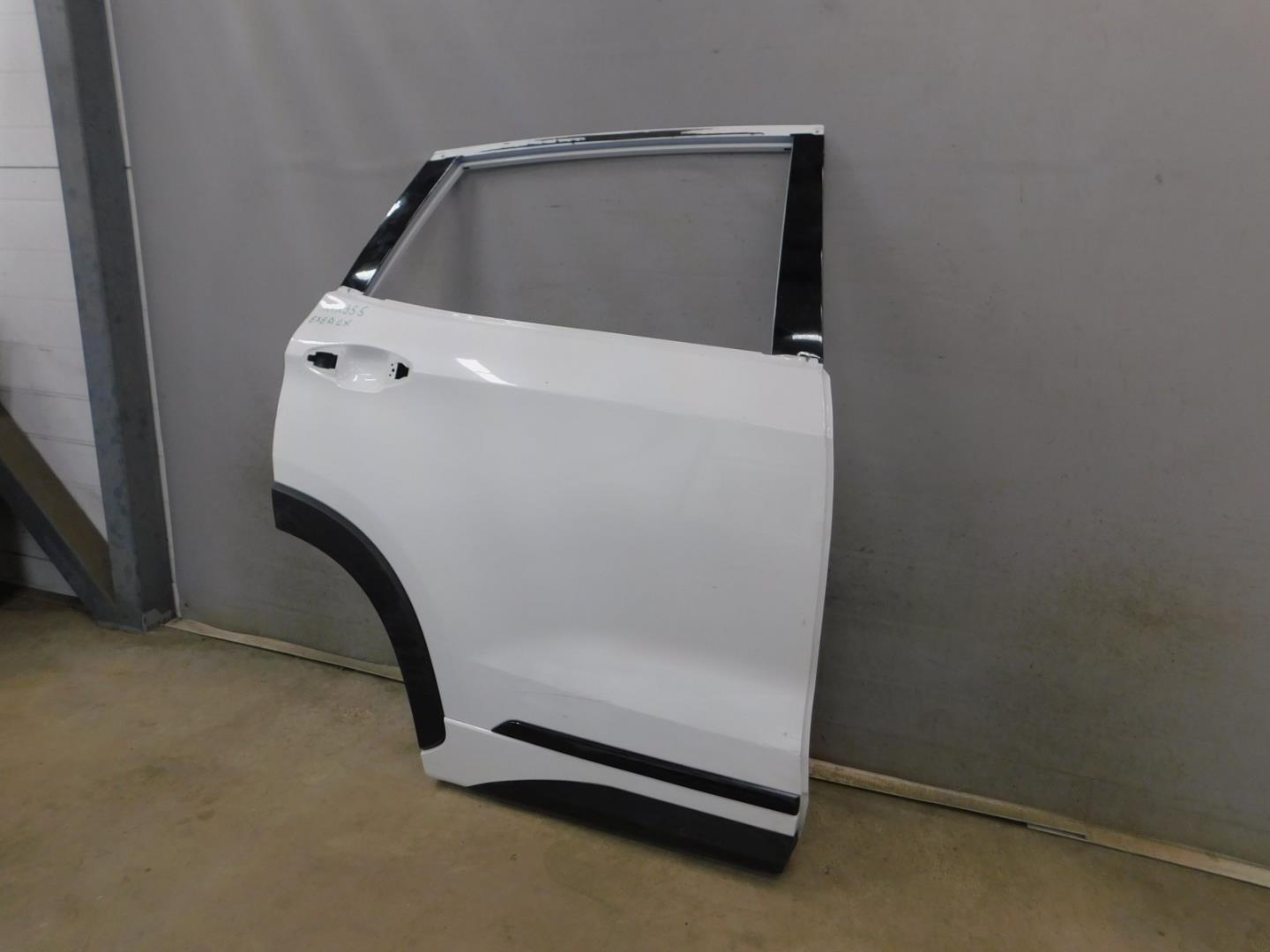 Дверь задняя правая