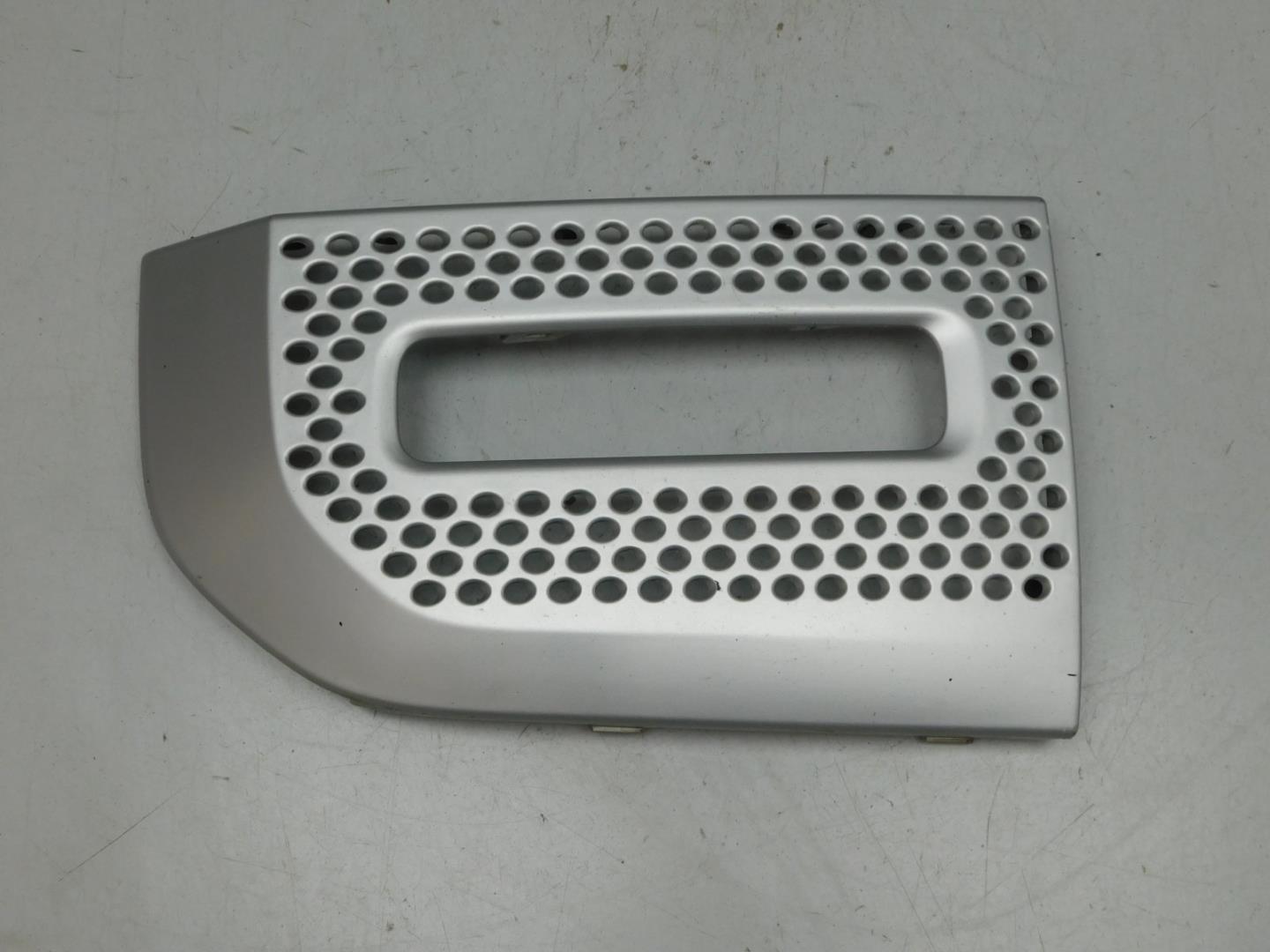 Решетка в бампер правая