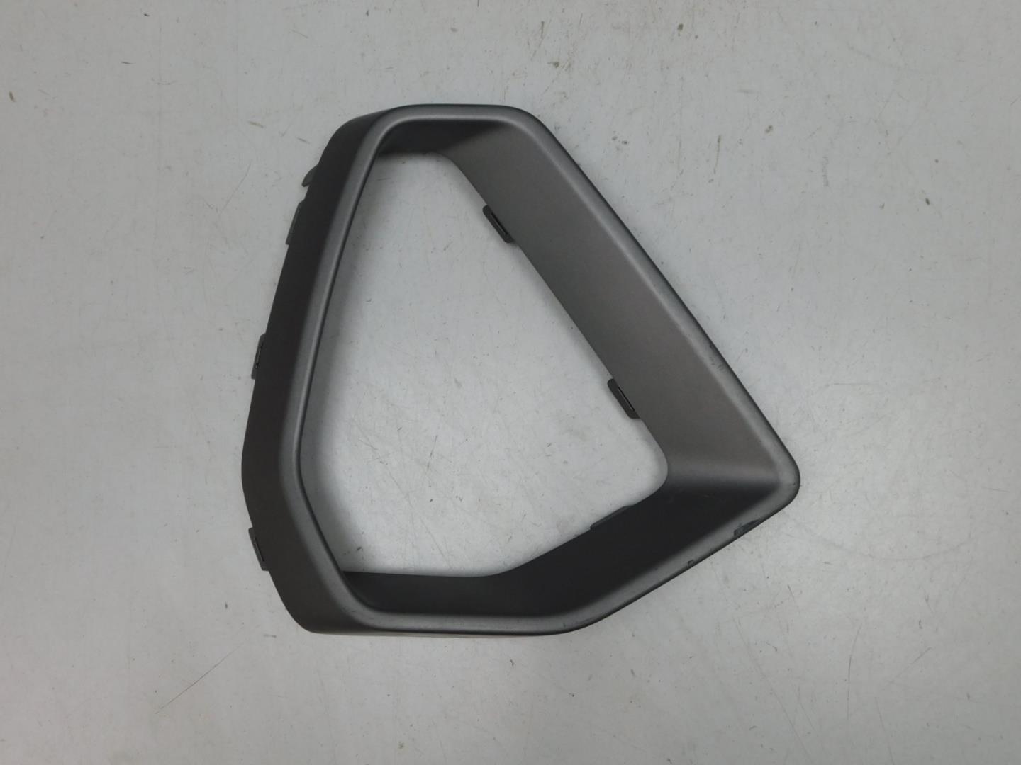 Накладка переднего бампера