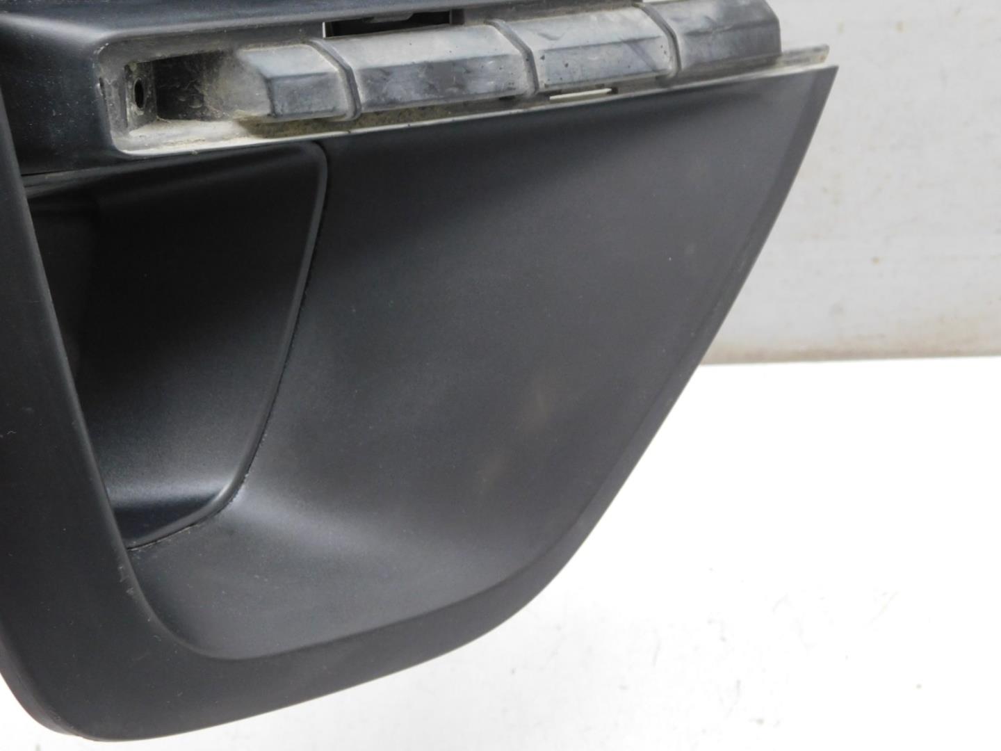 Решетка в бампер правая