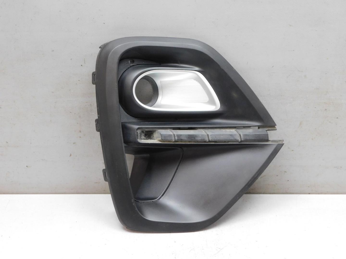 Решетка в бампер правая