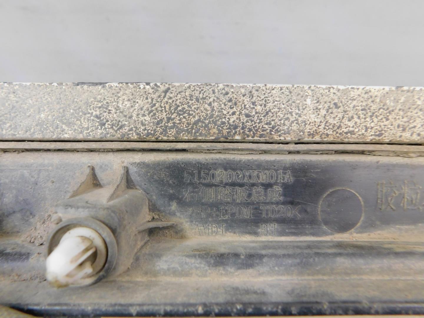 Подножка левая