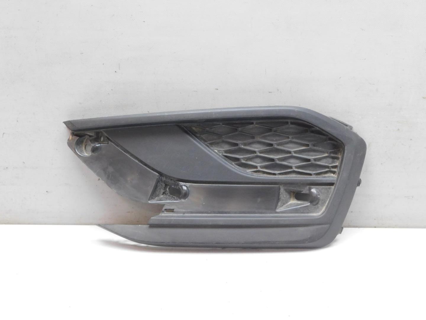 Решетка в бампер левая