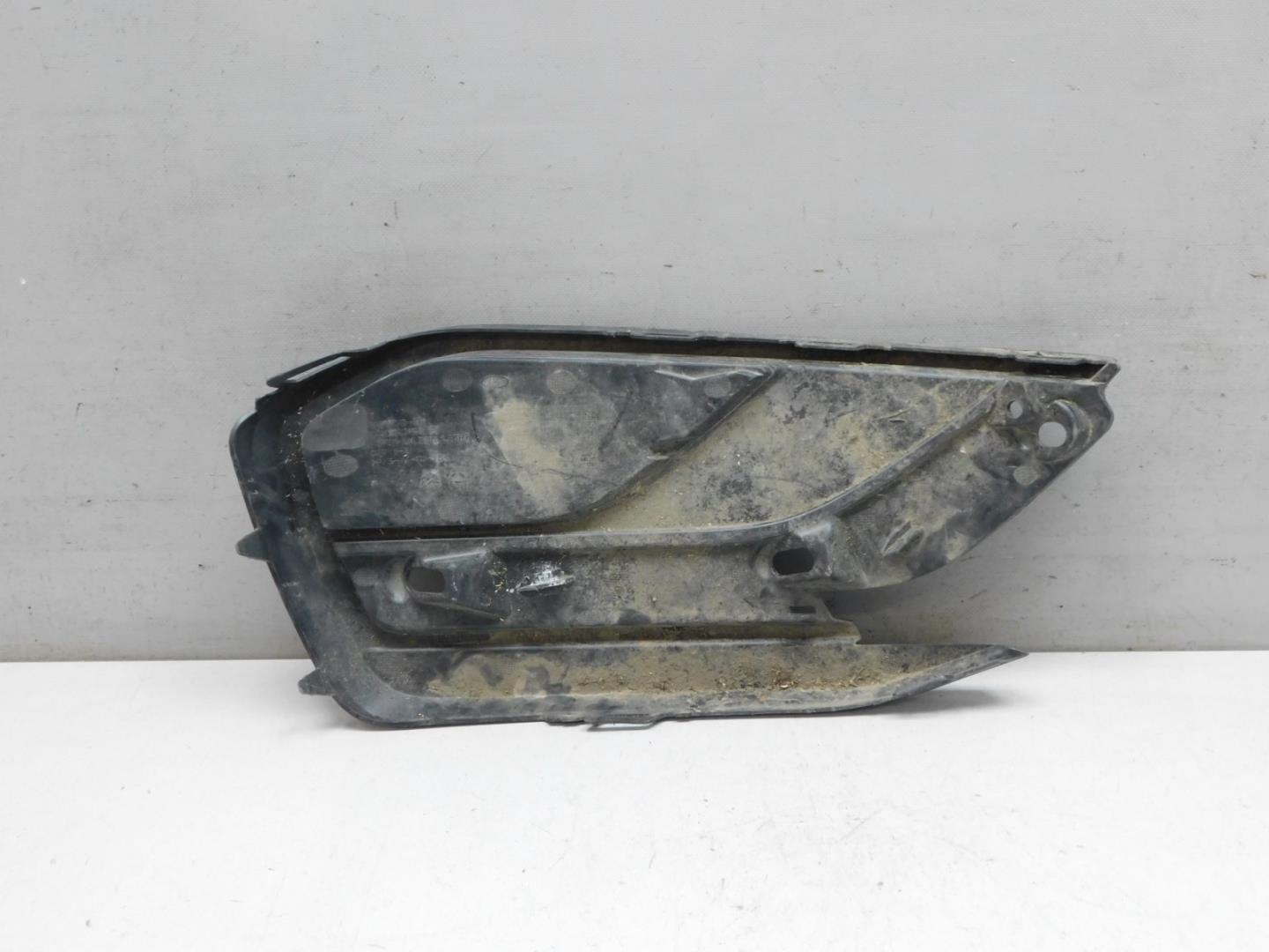 Решетка в бампер левая